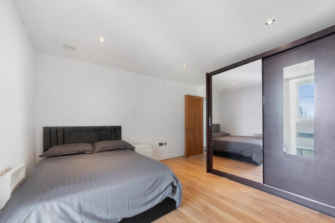 Excel 3 Bedroom Apartment Near City Airport And O2 Arena London Exterior photo